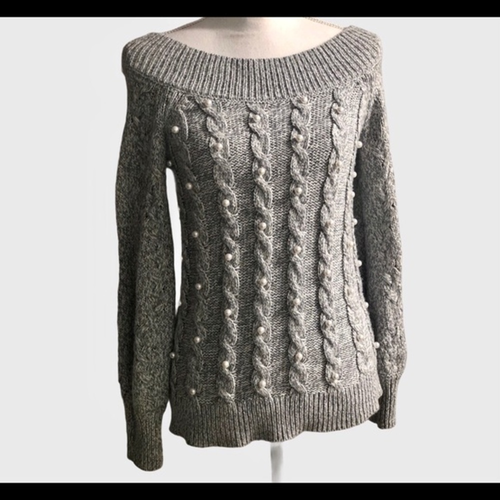 SOHO JEANS NYC. Women’s pearls sweater